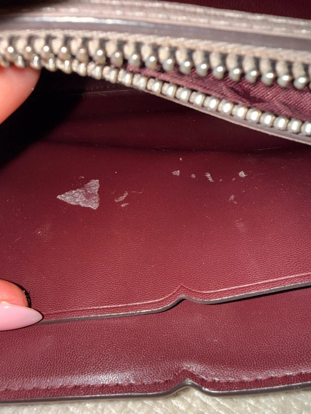 Kate Spade New York Tippy Leather Purse in Taupe
